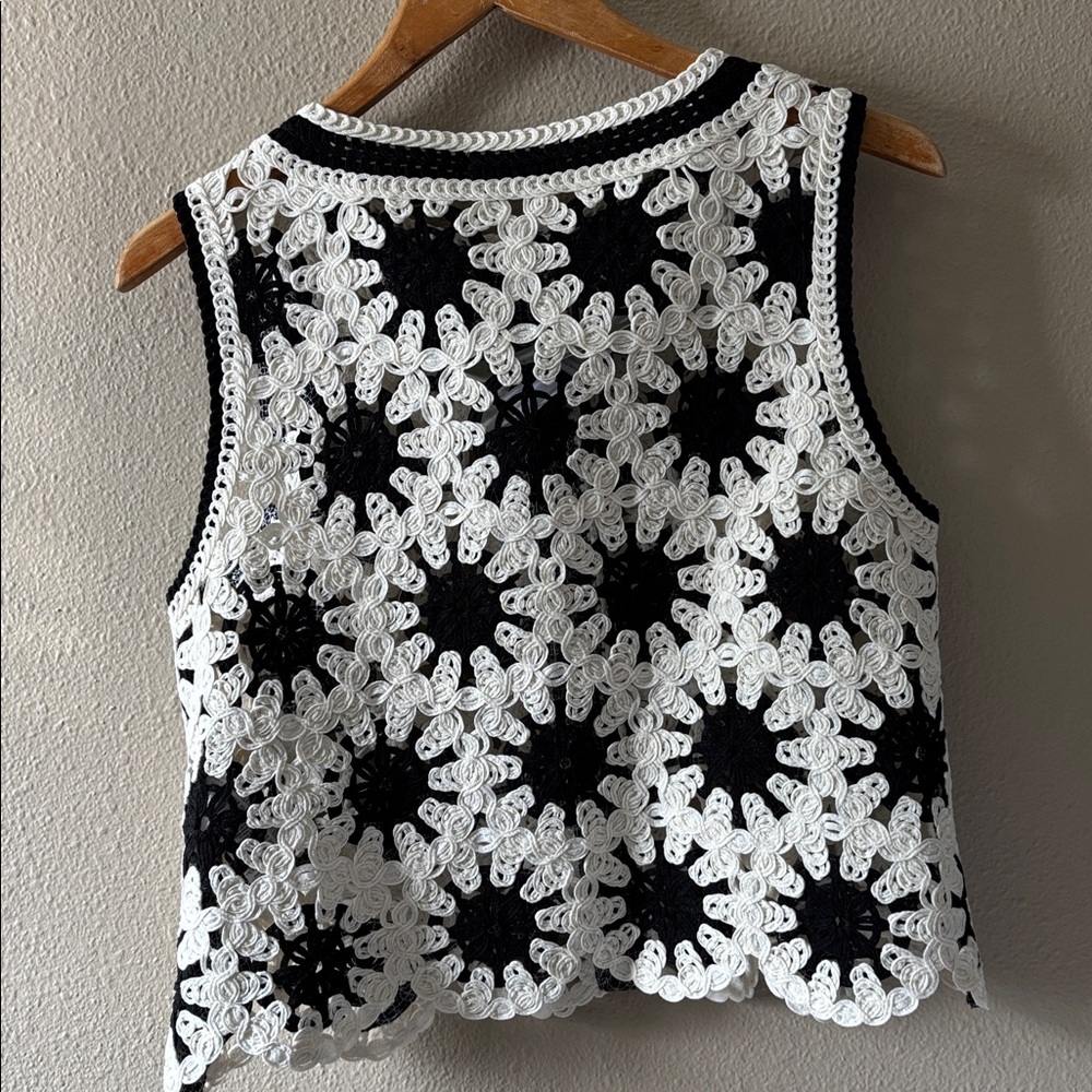 Mint Velvet Crocheted Vest Black Off-White Medium Button up Scalloped Edges NWT - Picture 6 of 9